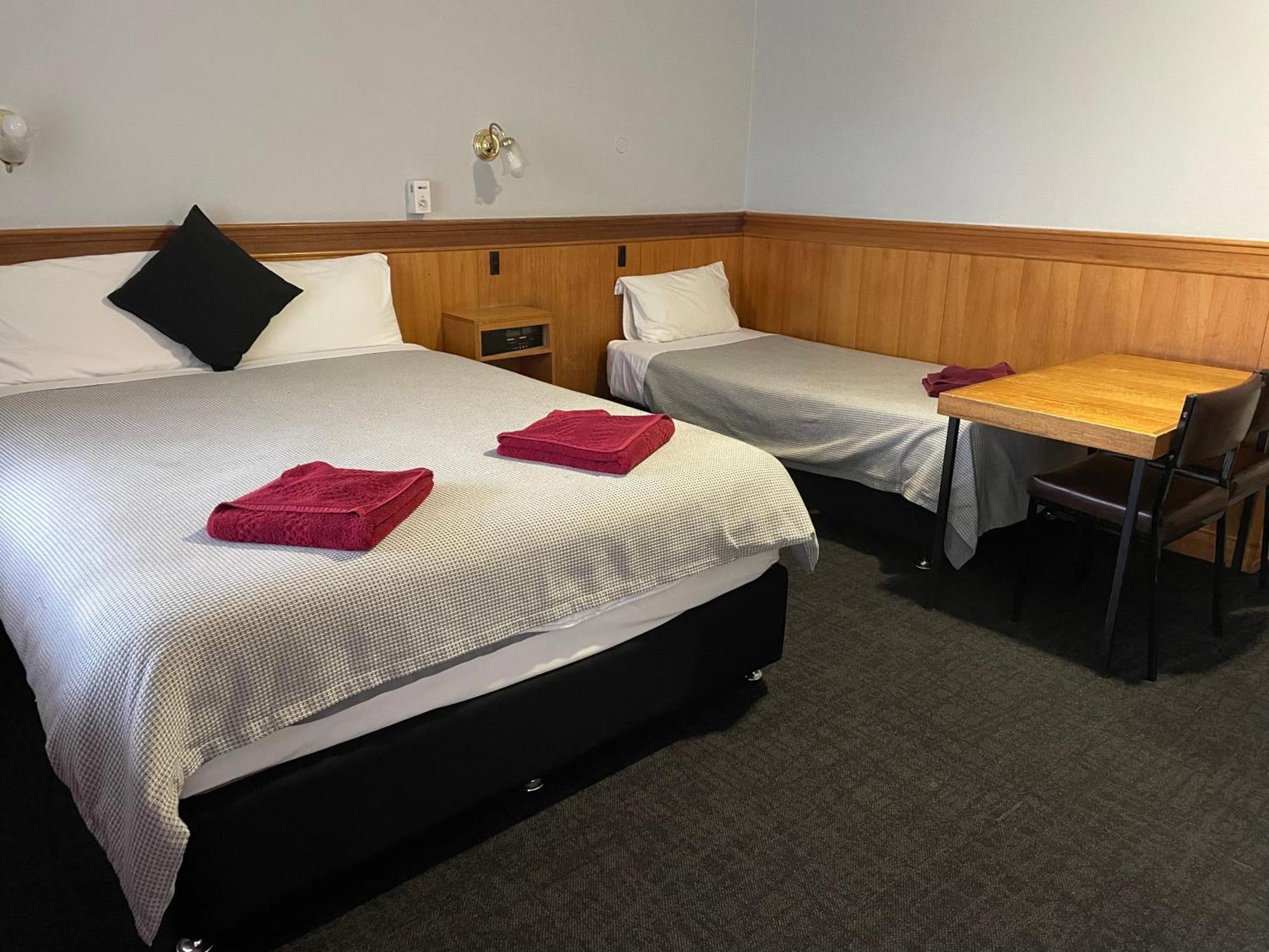 County Lodge Motor Inn West Wyalong Exterior foto